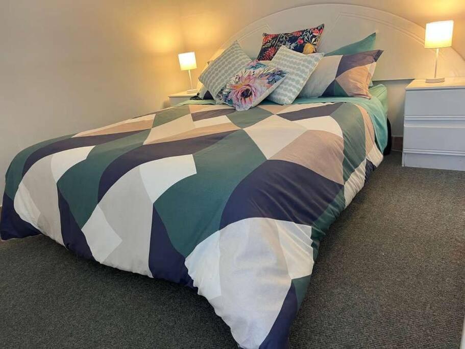 The Esplanade Sea View Apartman Gold Coast Kültér fotó