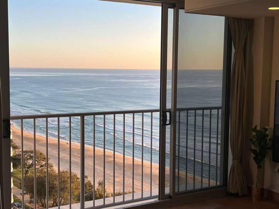 The Esplanade Sea View Apartman Gold Coast Kültér fotó